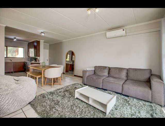 2 BEDROOM APARTMENT FOR SALE IN SUNNINGHILL